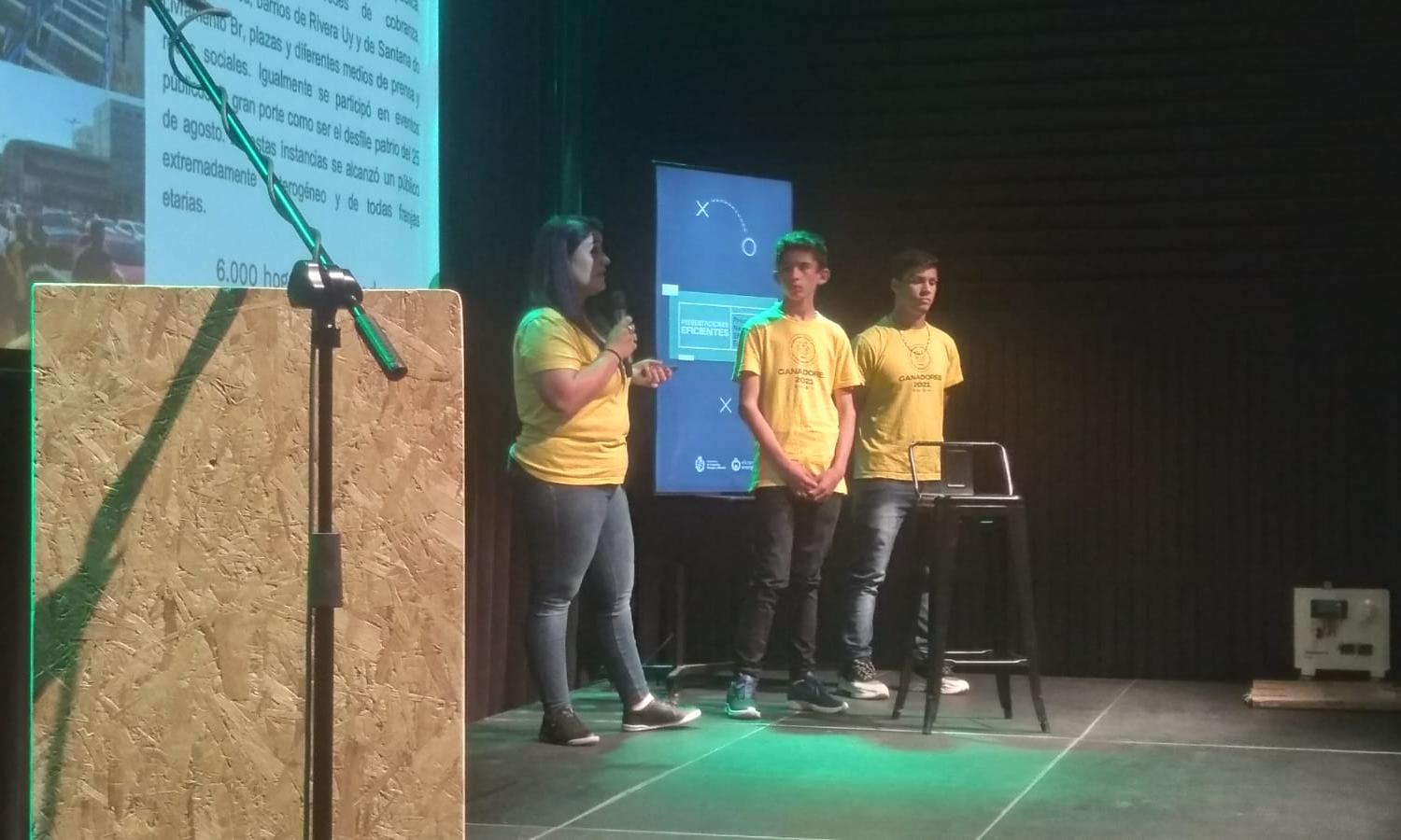 estudiantes de rivera