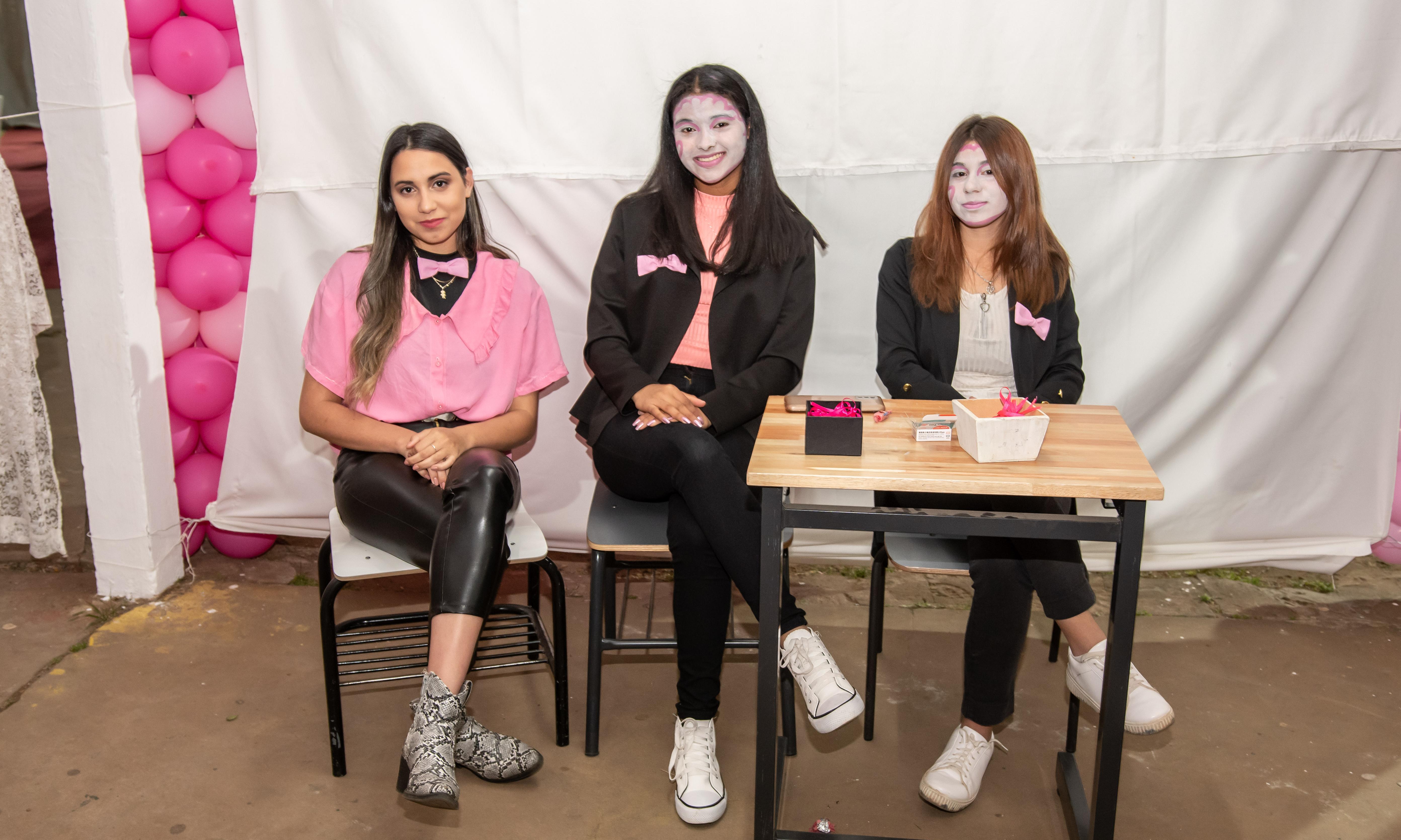 Alumnos de belleza Escuela Técnica Artigas