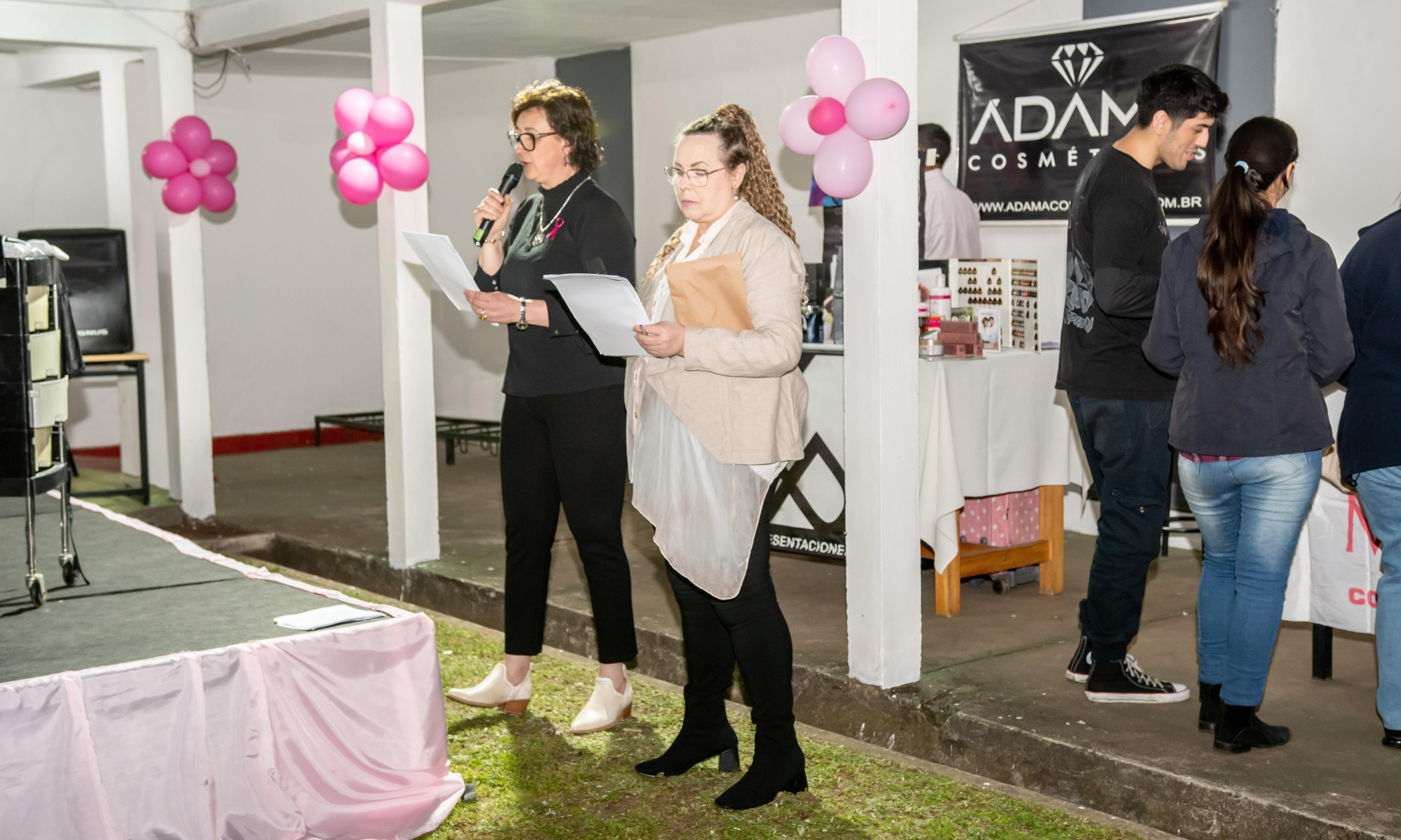 Alumnos de belleza Escuela Técnica Artigas