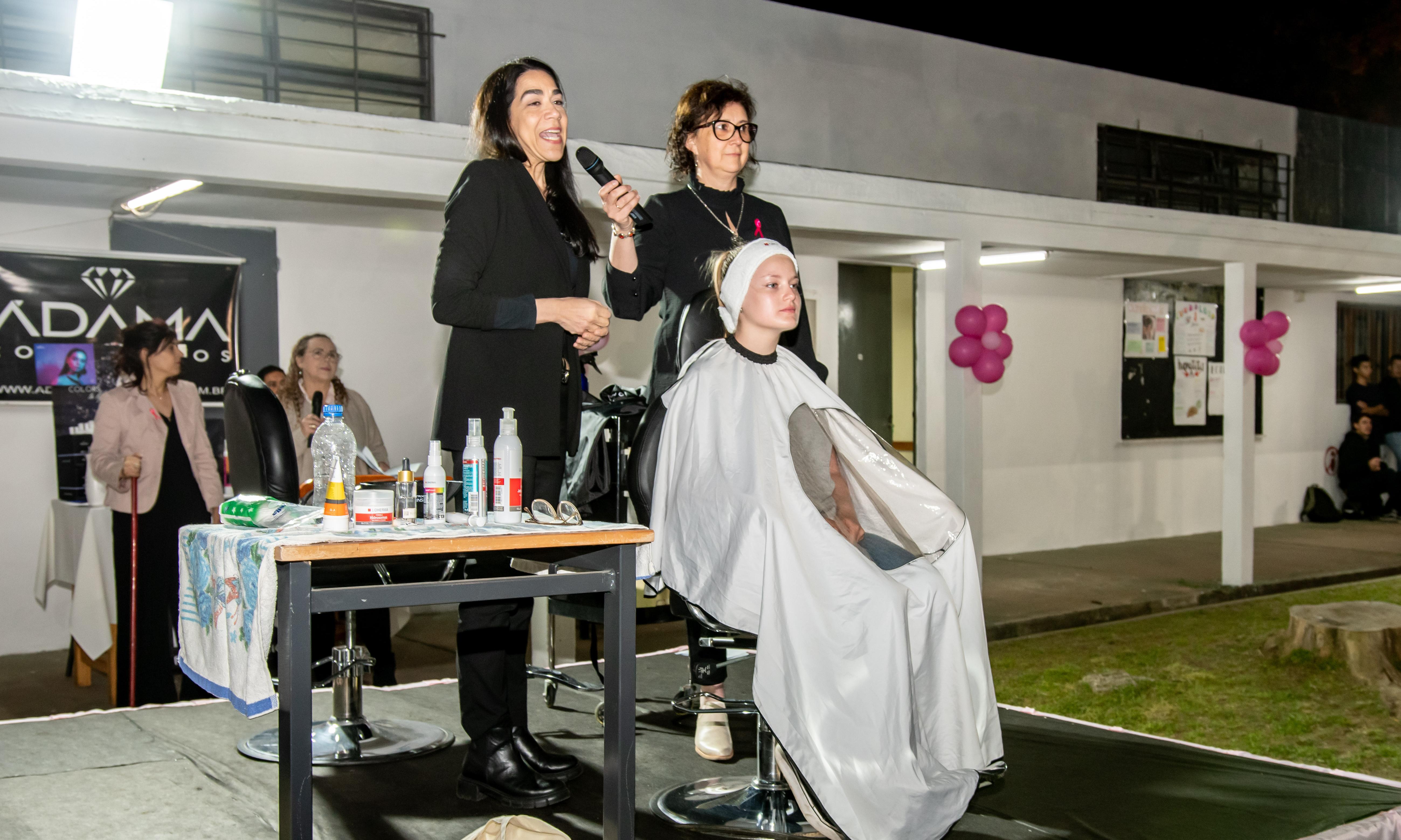 Alumnos de belleza Escuela Técnica Artigas