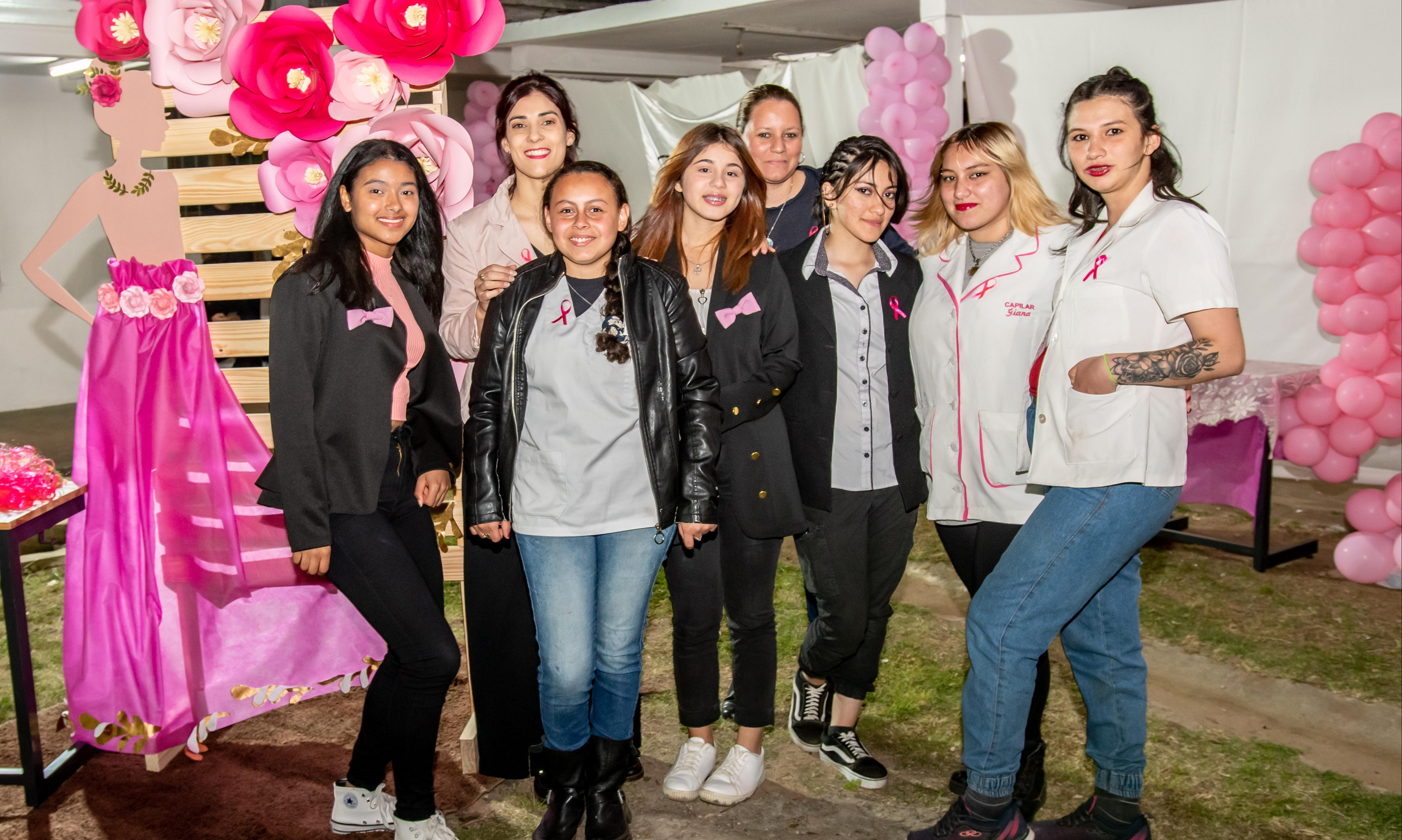 Alumnos de belleza Escuela Técnica Artigas