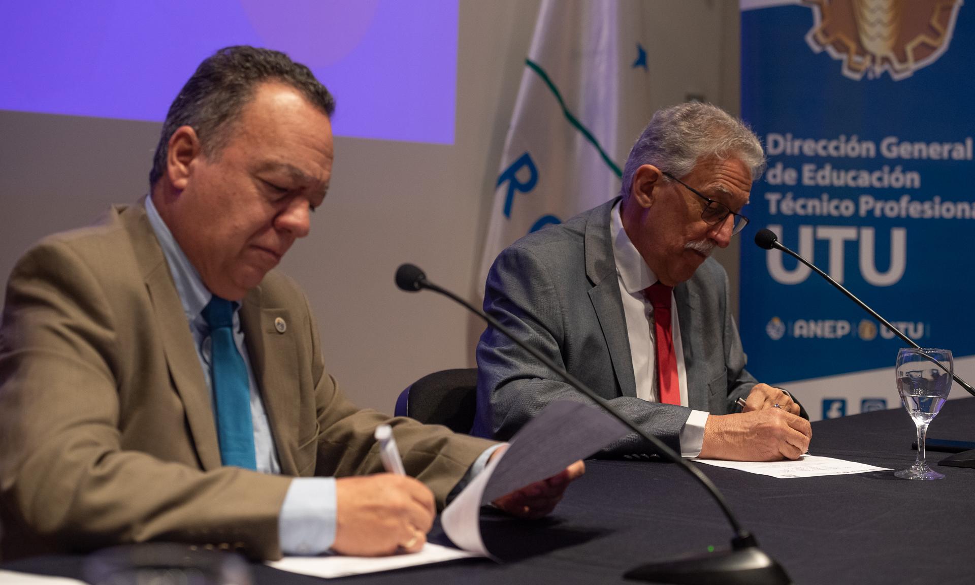 Firma de convenio marco de cooperación entre UTU y el Sistema Nacional de Emergencias 