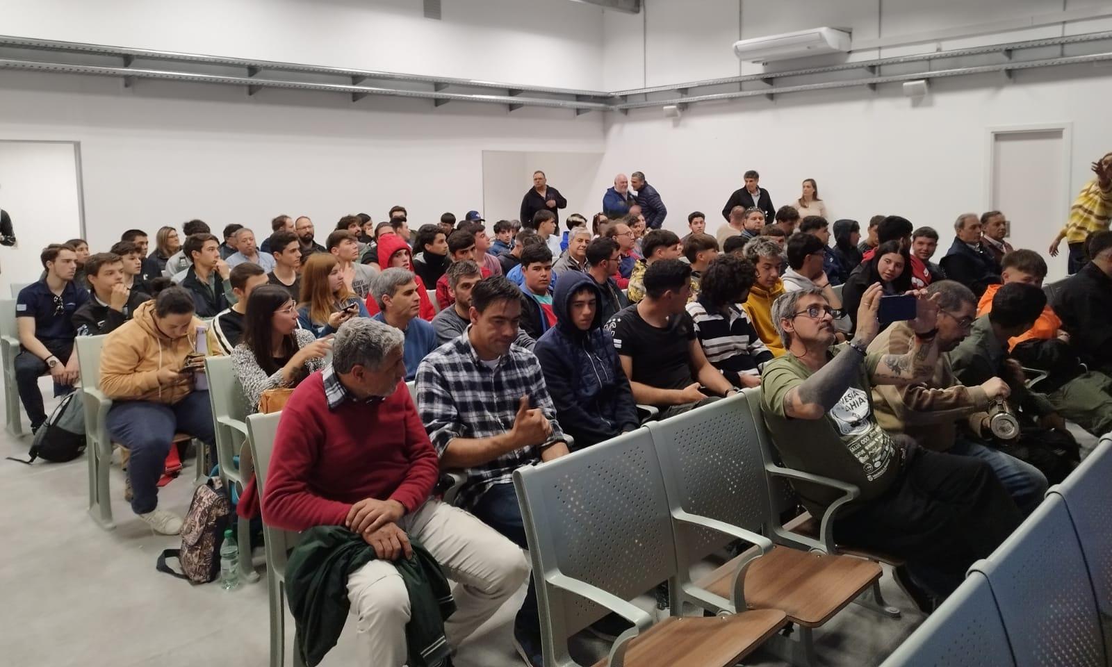 Taller sobre " movilidad eléctrica de vehiculos comerciales"