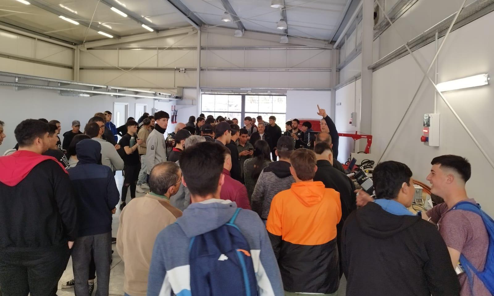 Taller sobre " movilidad eléctrica de vehiculos comerciales"