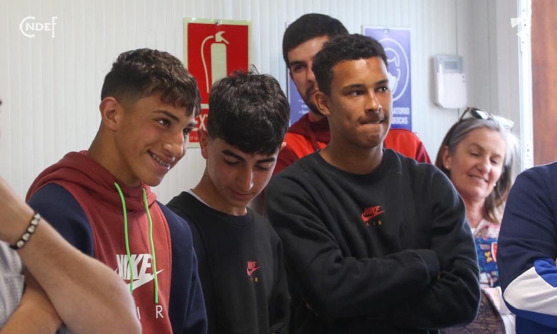 Jugadores de Nacional en visita a UTU Los Céspedes