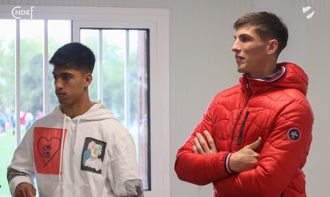 Jugadores de Nacional en visita a UTU Los Céspedes