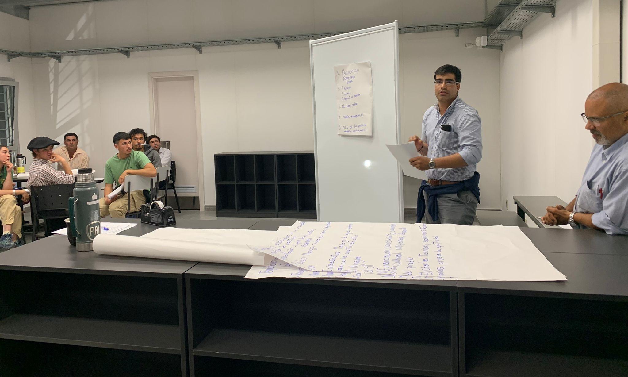 Mesa de Diálogo “Tecnologías para la producción lechera familiar”
