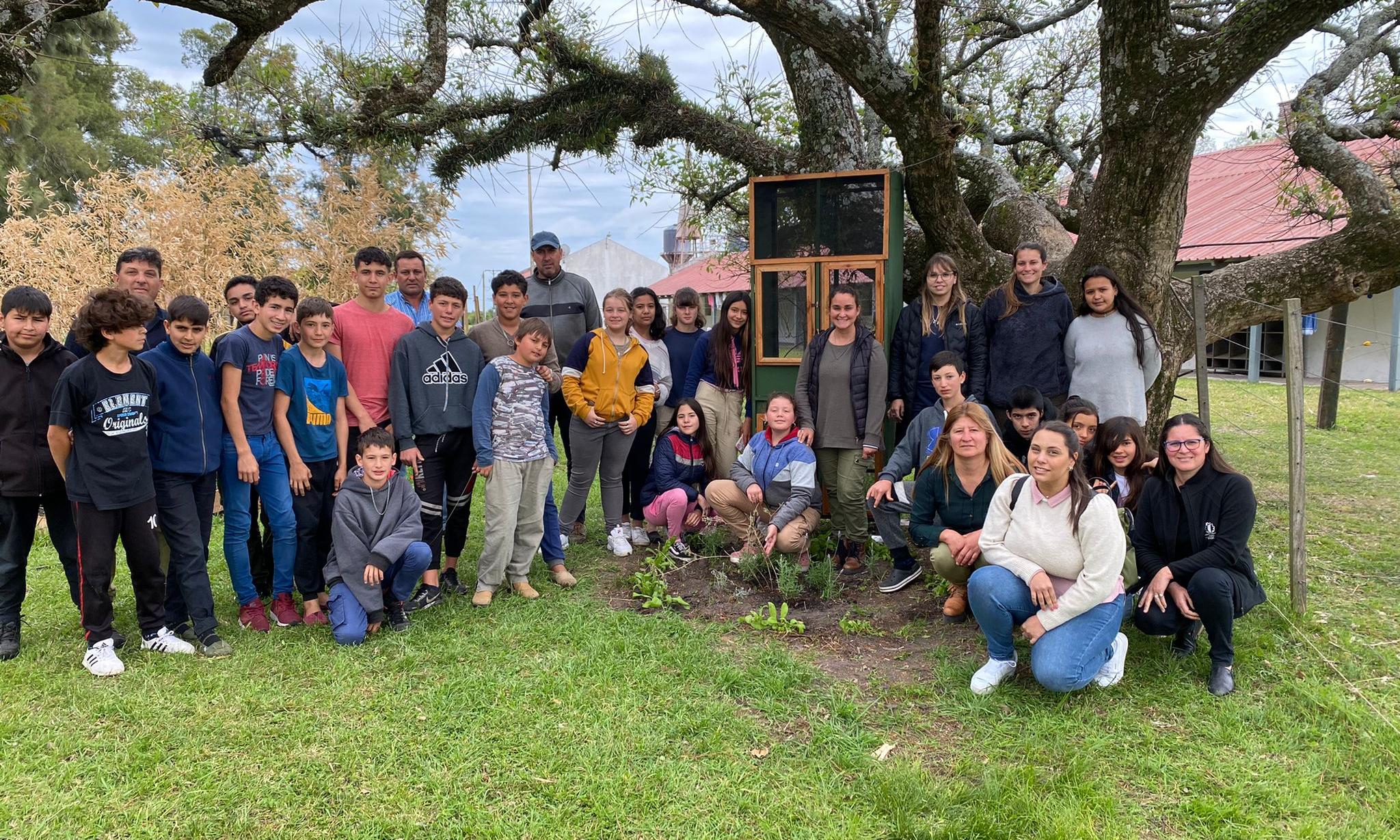 Alumnos de la Escuela Agraria de Guaviyú 