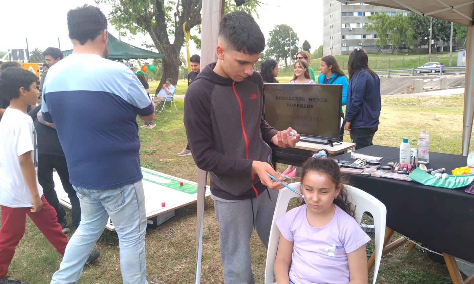 Escuela Técnica Malvin Norte se hizo presente en Feria Educativa