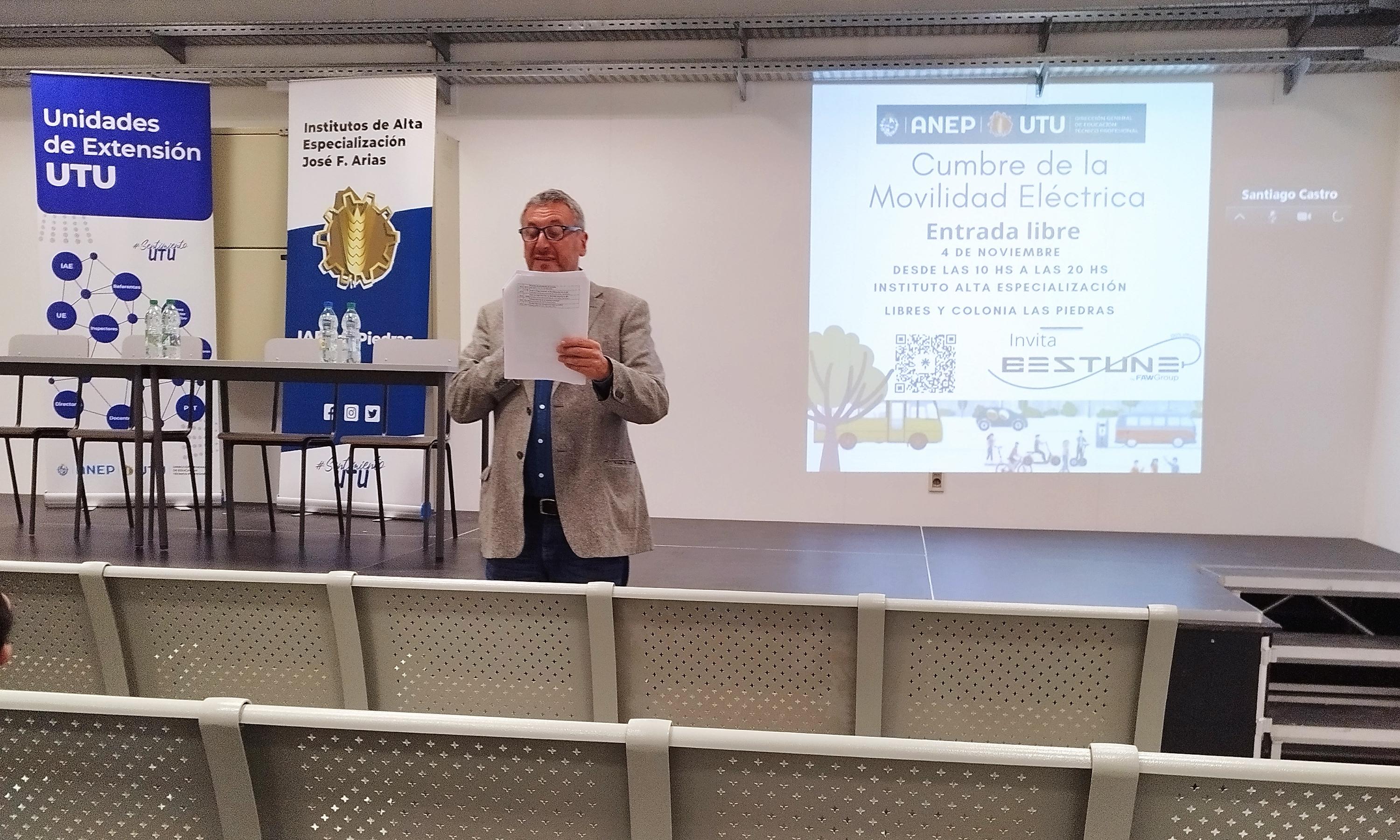 Cumbre Movilidad Eléctrica IAE Las Piedras