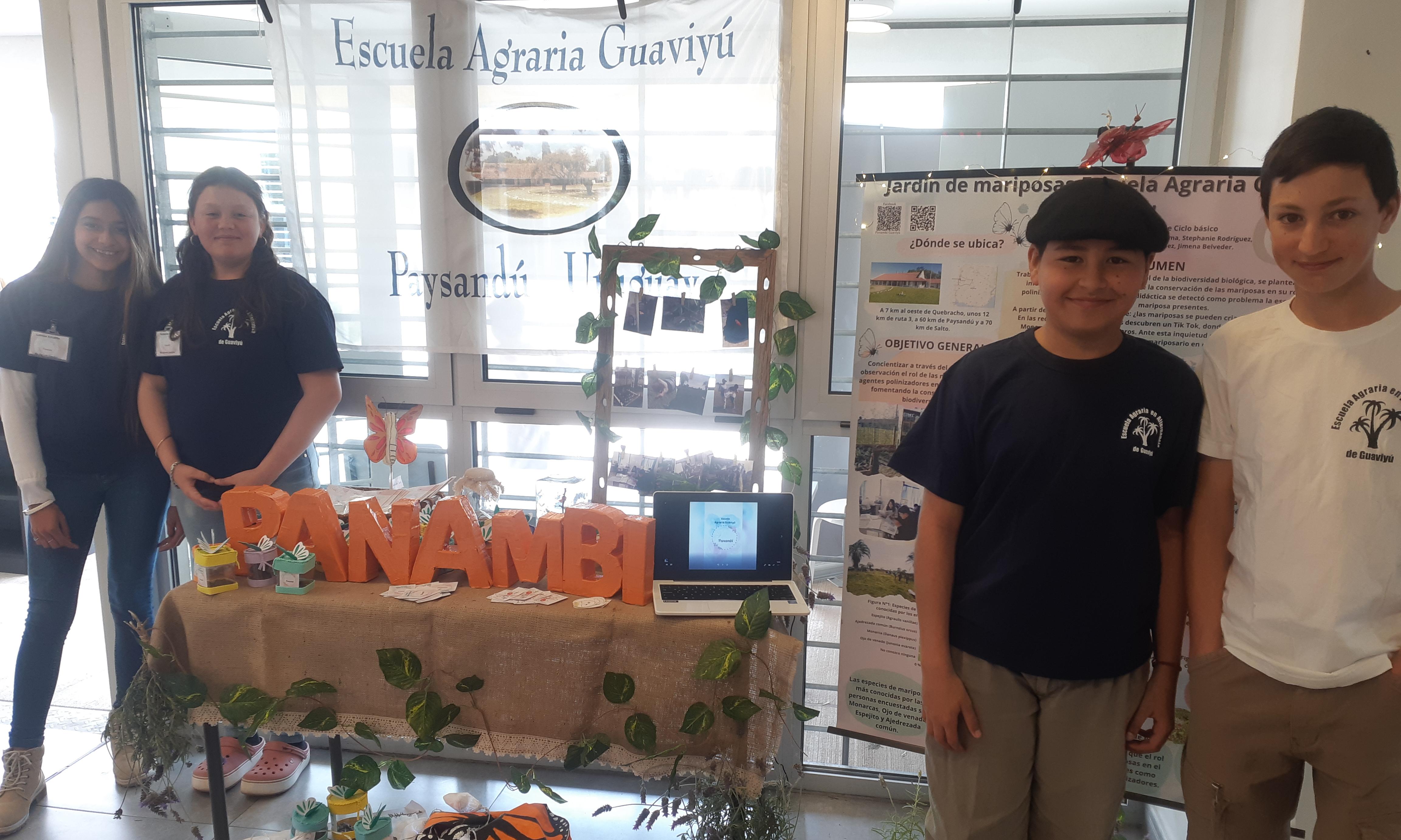 Alumnos de la Escuela Agraria de Guaviyú 