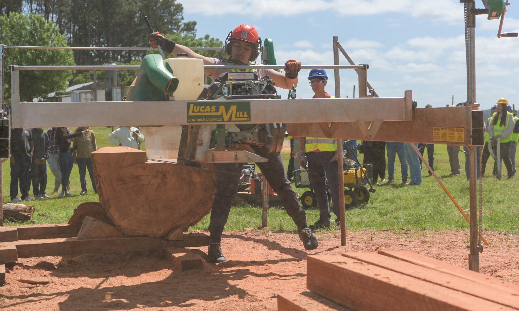 Aserradero móvil Escuela Agraria y del Polo Educativo Tecnológico Tacuarembó