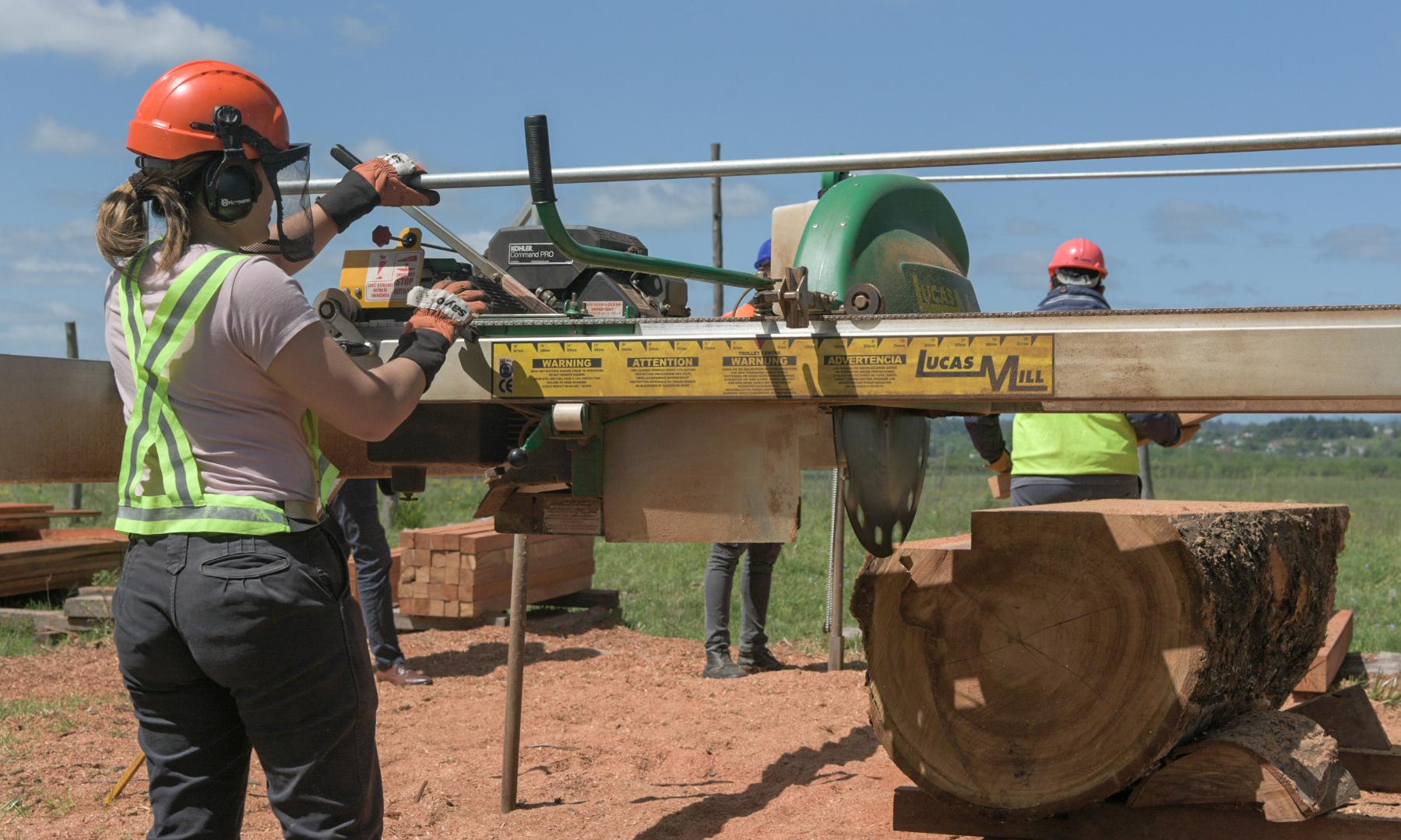 Aserradero móvil Escuela Agraria y del Polo Educativo Tecnológico Tacuarembó