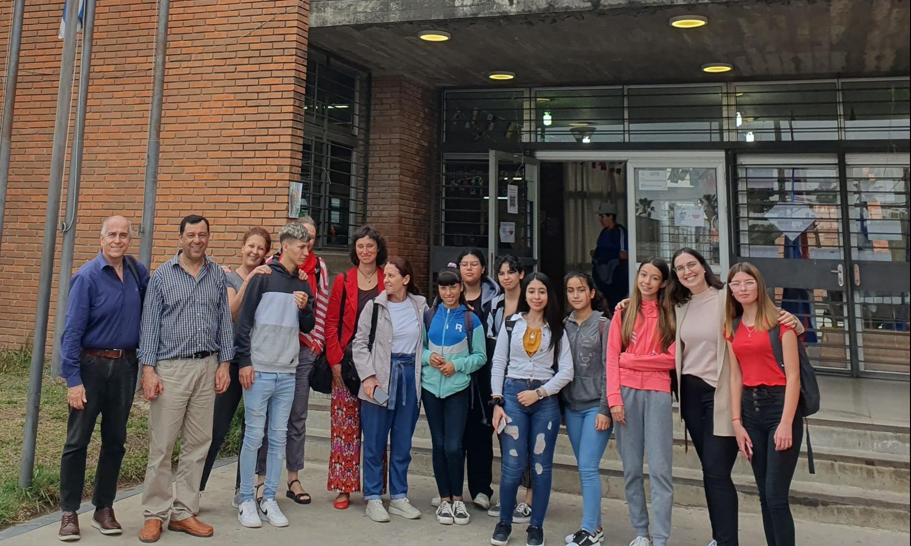 Visita representatnes Universidad de Varsovia al Club de Ciencia UTU Vista Linda