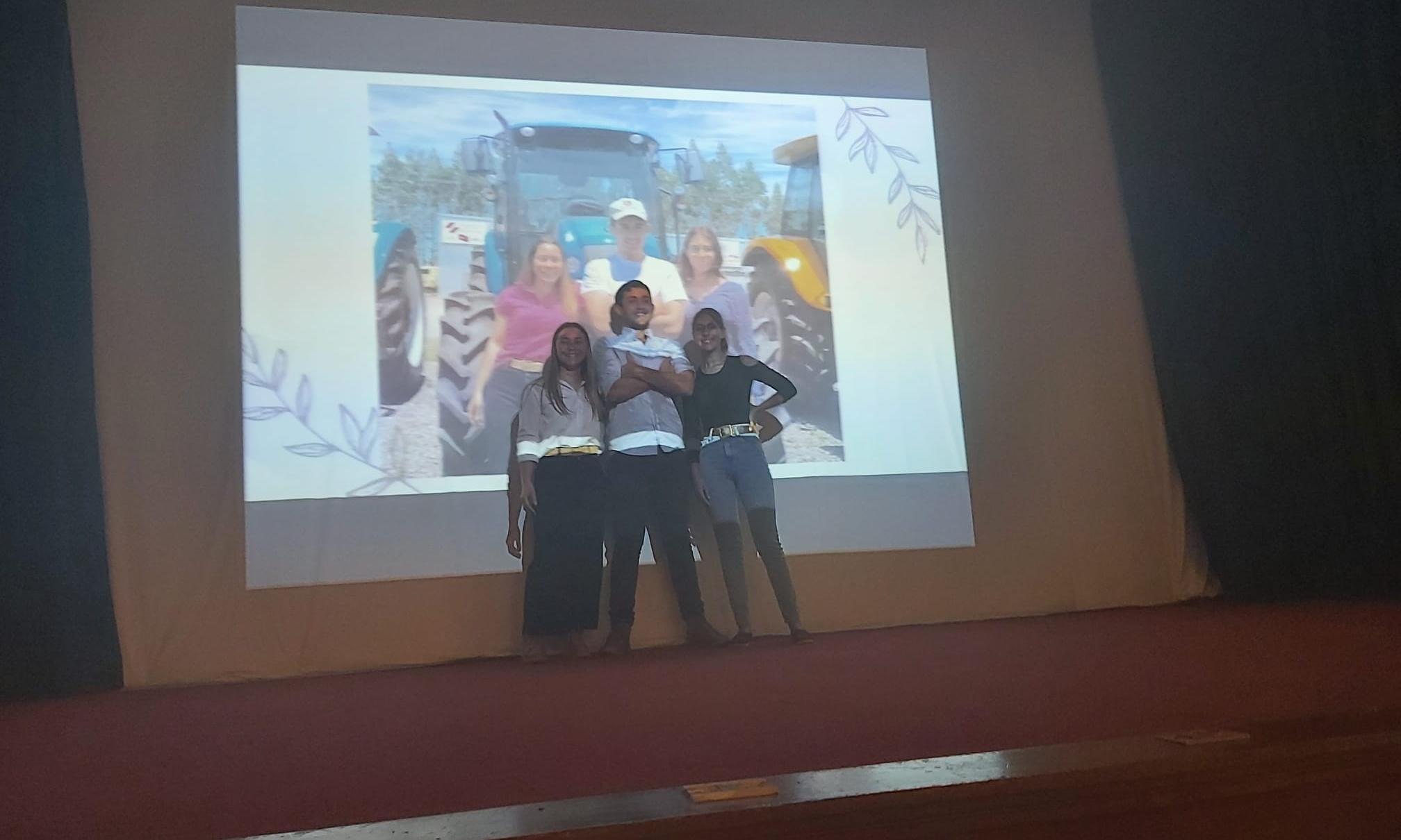 Cierre de curso 3er. año EMT Agrario de la Escuela Técnica Minas, Anexo Villa del Rosario