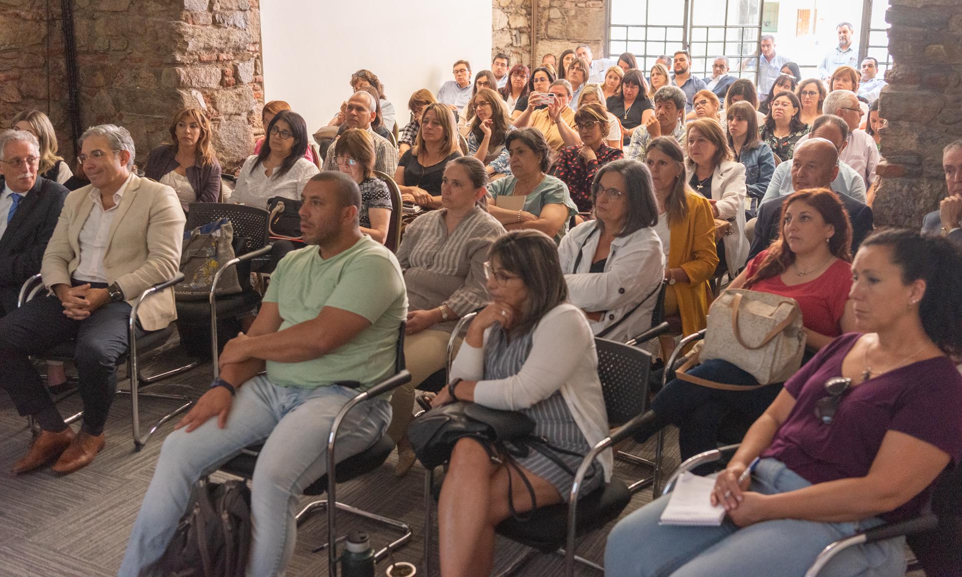 Primeros conversatorios de Equipos de Gestión de los Centros María Espínola y Nacional Estudiantil