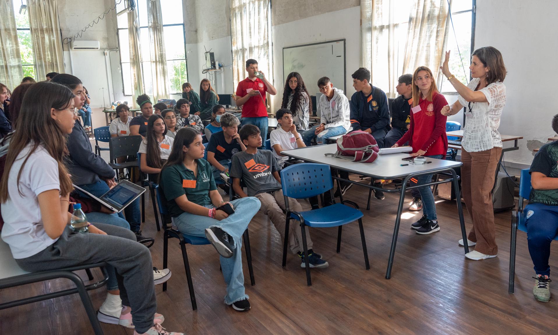 Primeros conversatorios de Equipos de Gestión de los Centros María Espínola y Nacional Estudiantil