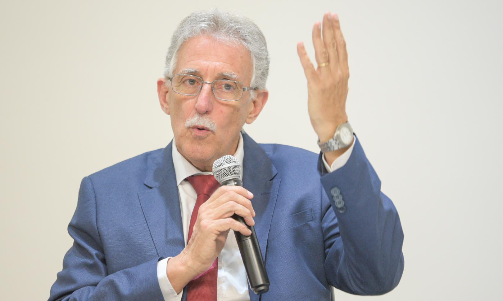 Emotivo acto de entrega de certificados CISCO a docentes de informática de UTU