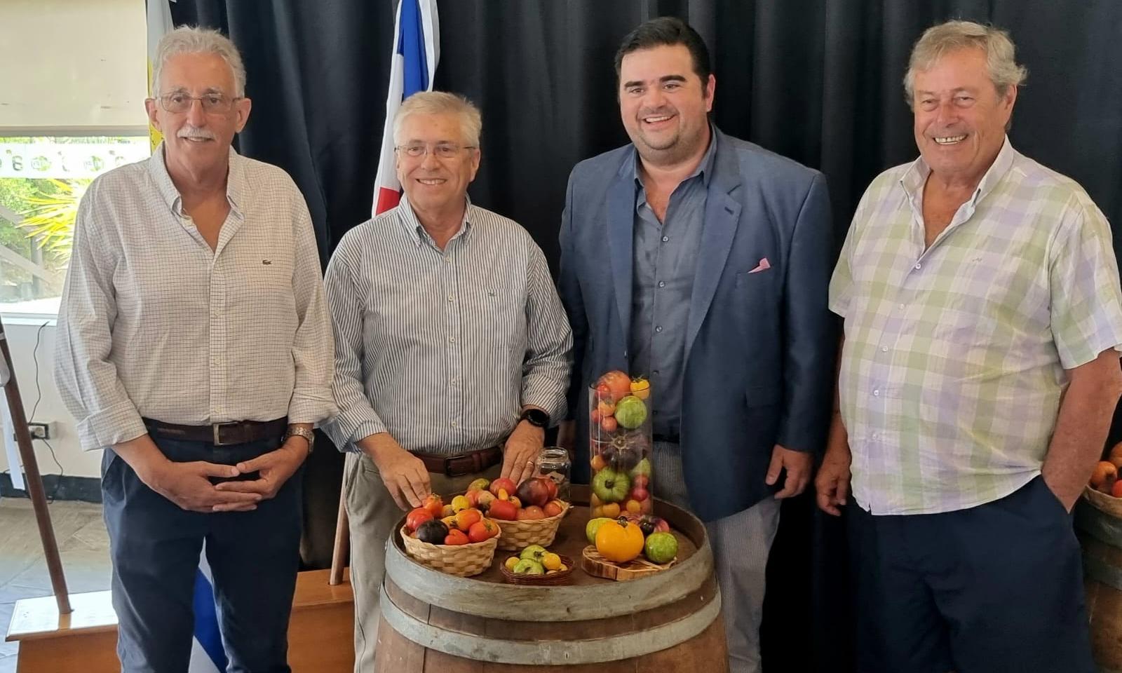 Cata de tomates en el parador Figari de Punta del Este