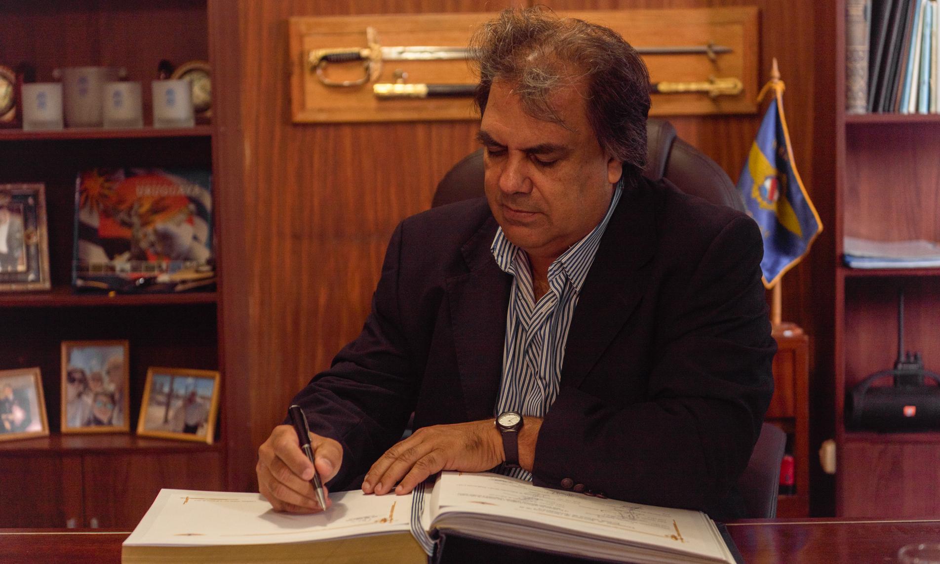 El director de UTU participó de la ceremonia de inicio de cursos de la Escuela Técnica de Aeronáutica