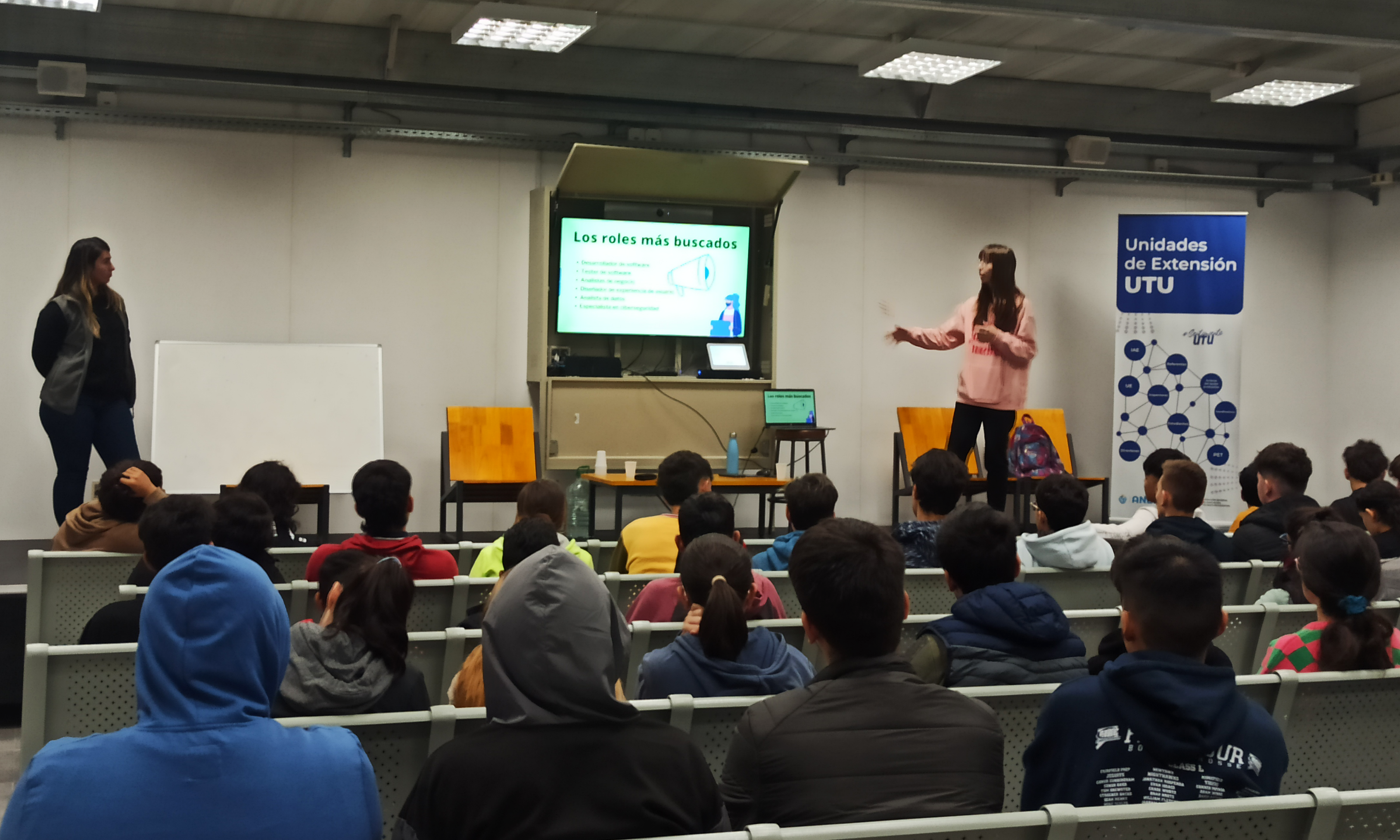 Se realizó importante charla