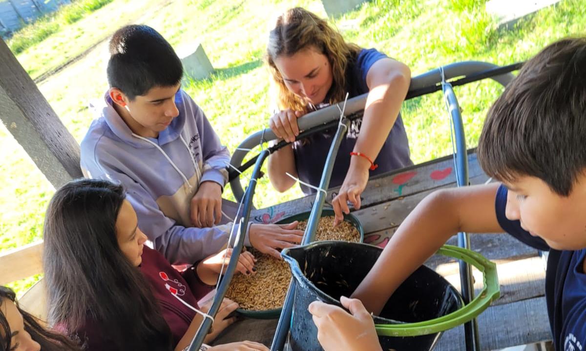 Estudiantes de Agraria Guaviyú