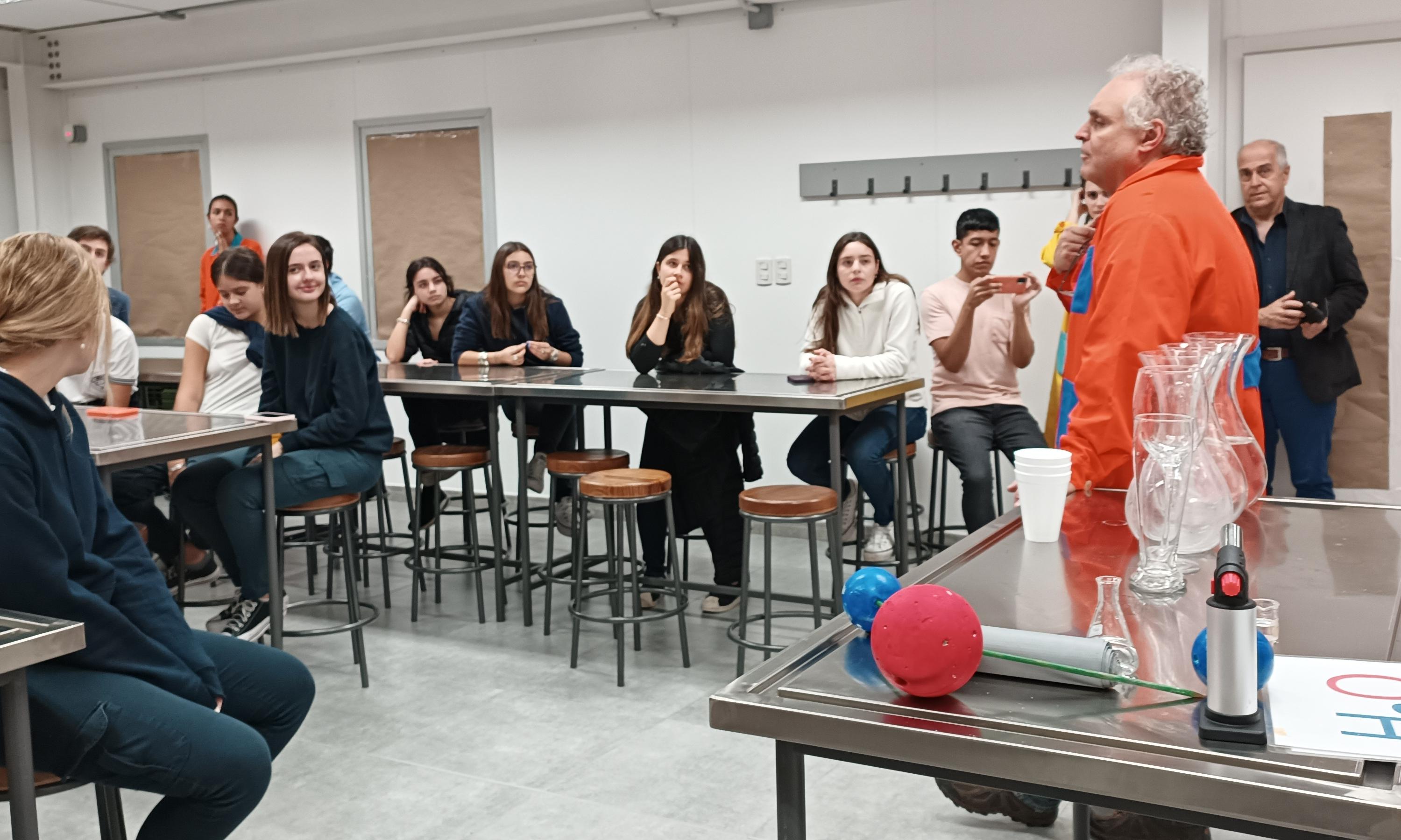 La "Semana de la Ciencia y la Tecnología" tuvo su cierre a nivel nacional en el IAE Salto