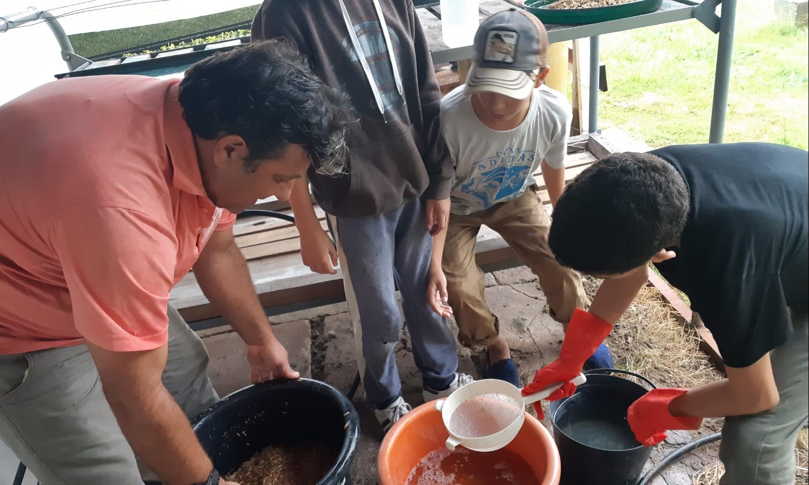 Estudiantes de Agraria Guaviyú