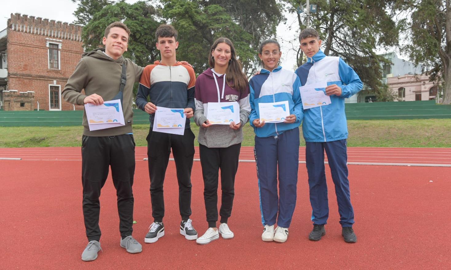 Alumnos de UTU fueron reconocidos por su participación en evento deportivo en Asunción, Paraguay