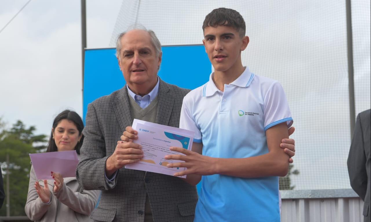 Alumnos de UTU fueron reconocidos por su participación en evento deportivo en Asunción, Paraguay