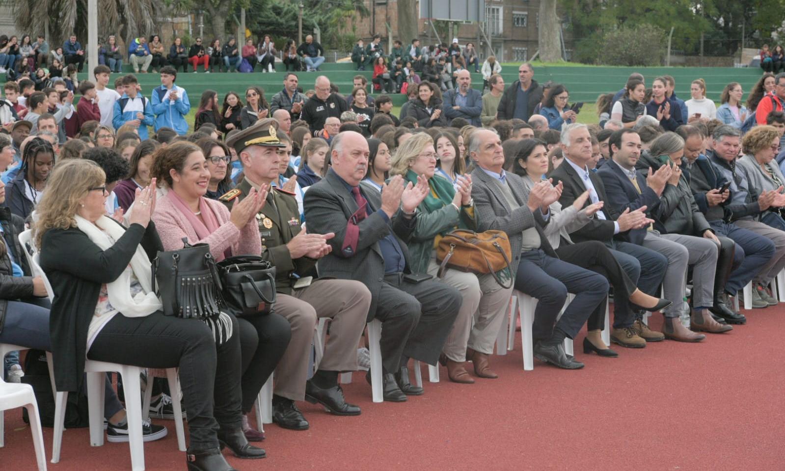 Alumnos de UTU fueron reconocidos por su participación en evento deportivo en Asunción, Paraguay