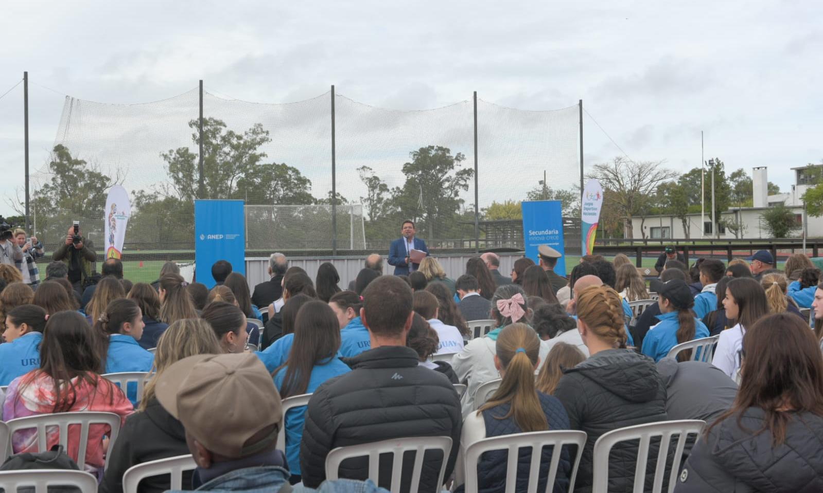 Alumnos de UTU fueron reconocidos por su participación en evento deportivo en Asunción, Paraguay