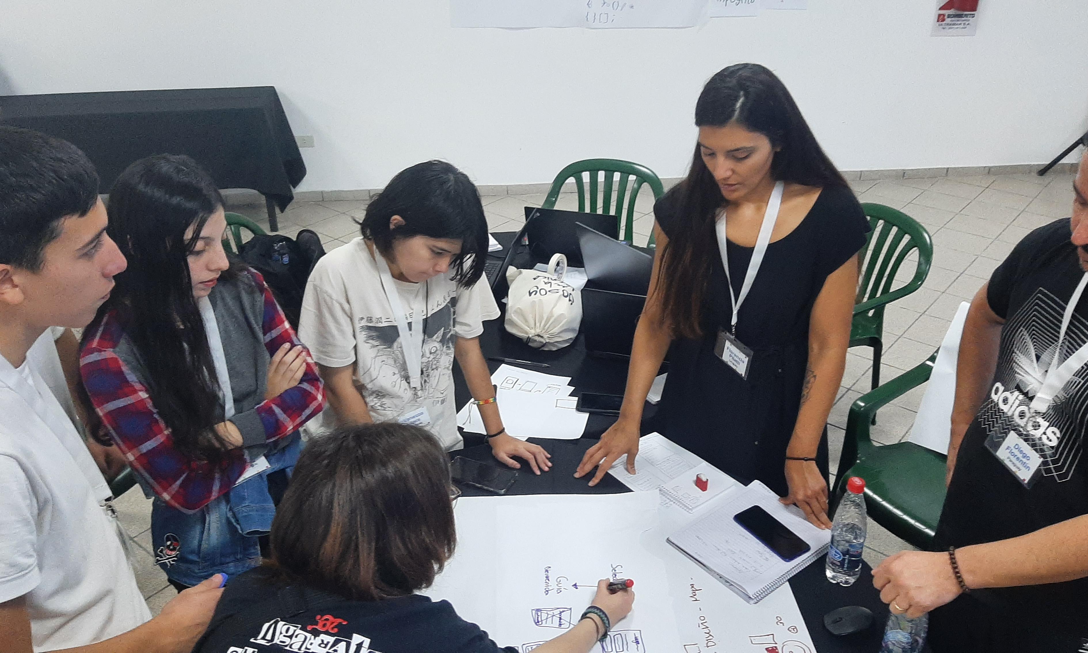 Estudiantes de Mercedes y Maldonado representan a Uruguay en evento internacional en Paraguay