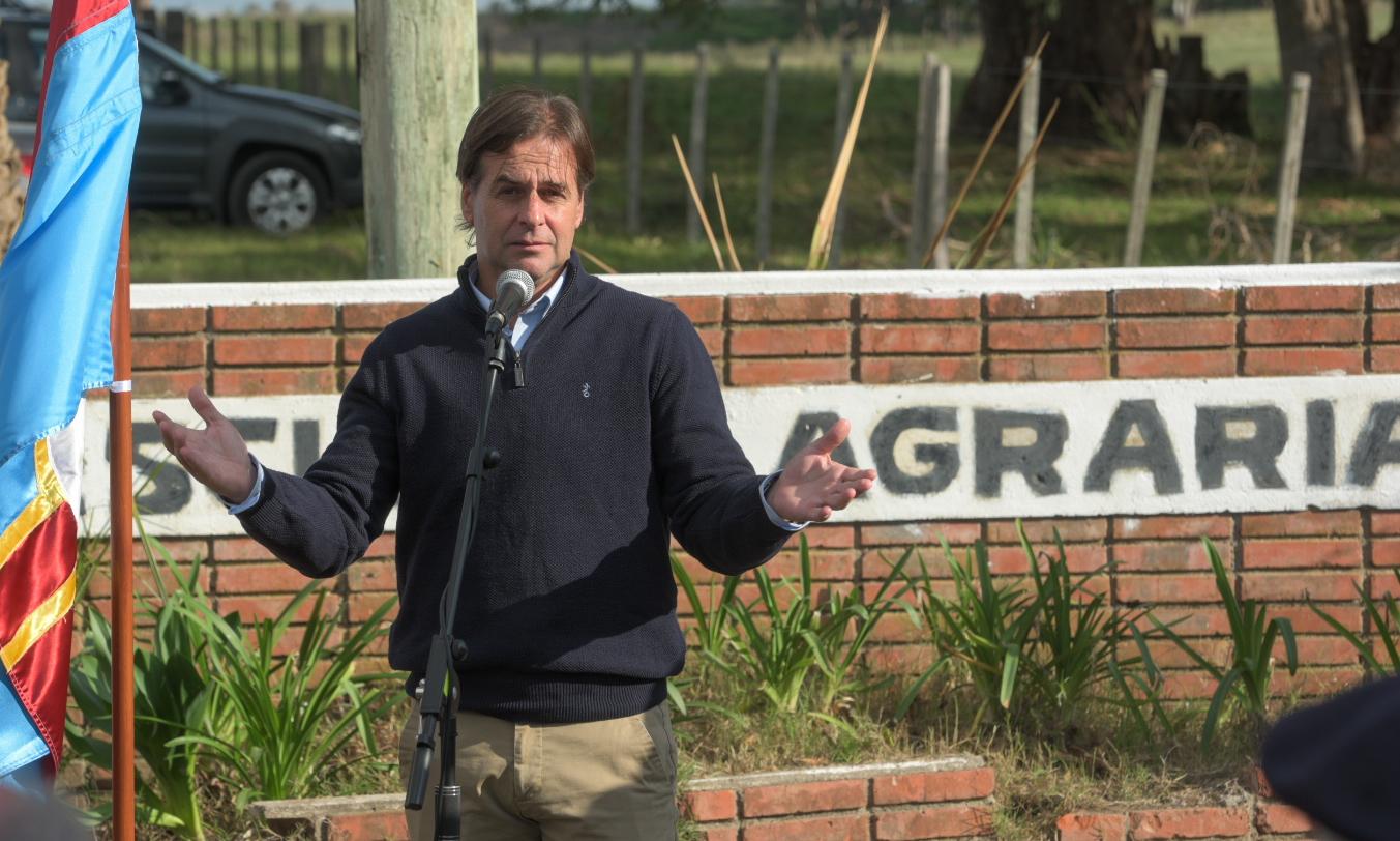 El presidente Luis Lacalle Pou visitó la Escuela Agraria Trinidad 