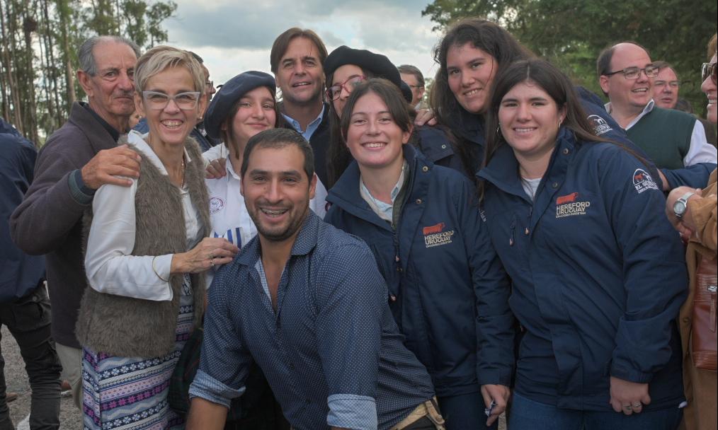 El presidente Luis Lacalle Pou visitó la Escuela Agraria Trinidad 