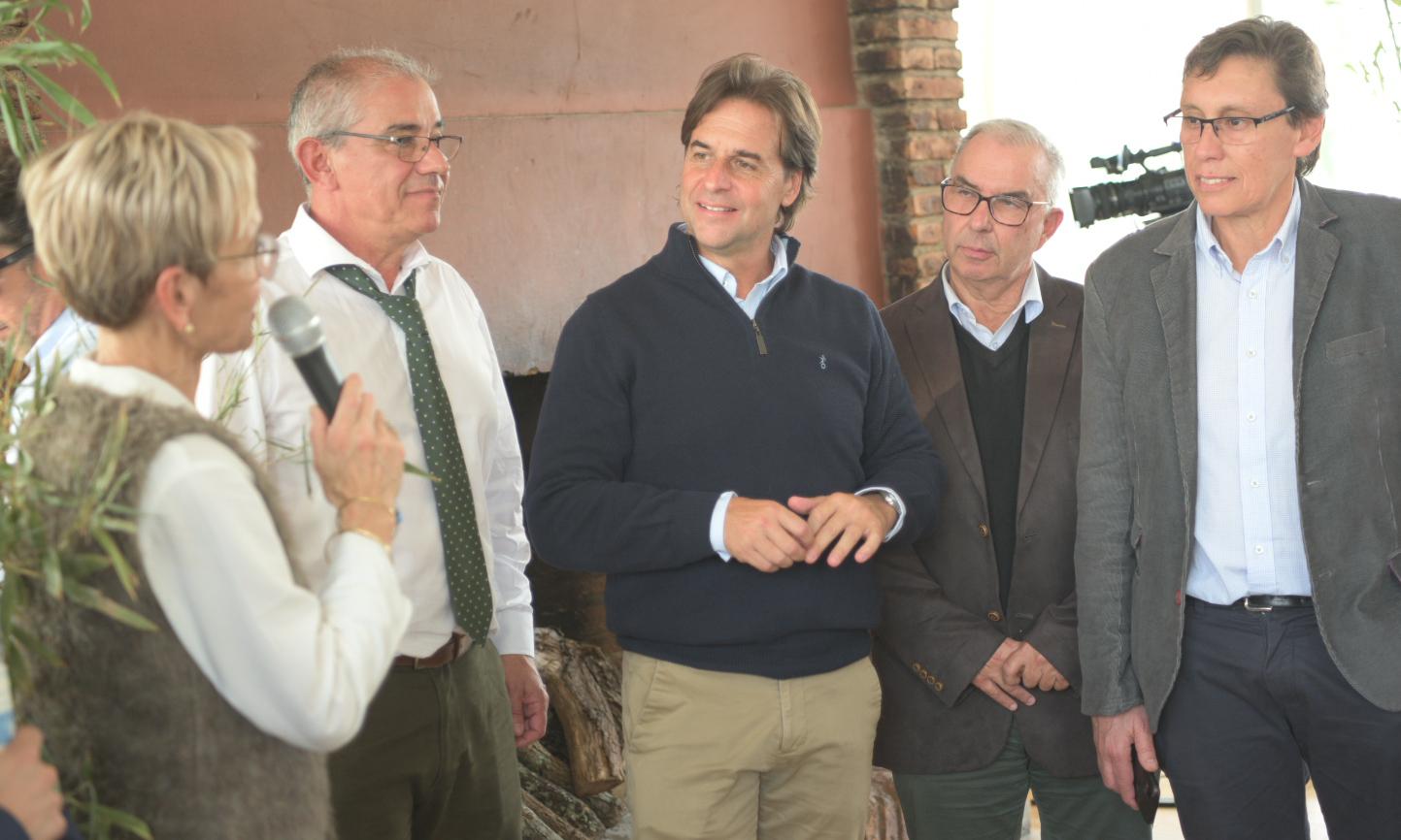 El presidente Luis Lacalle Pou visitó la Escuela Agraria Trinidad 