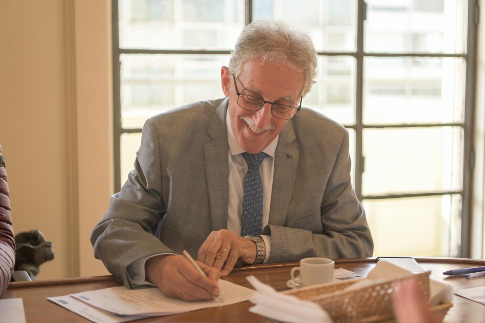 UTU firmó un convenio marco de cooperación con la Organización de la Prensa del Interior 