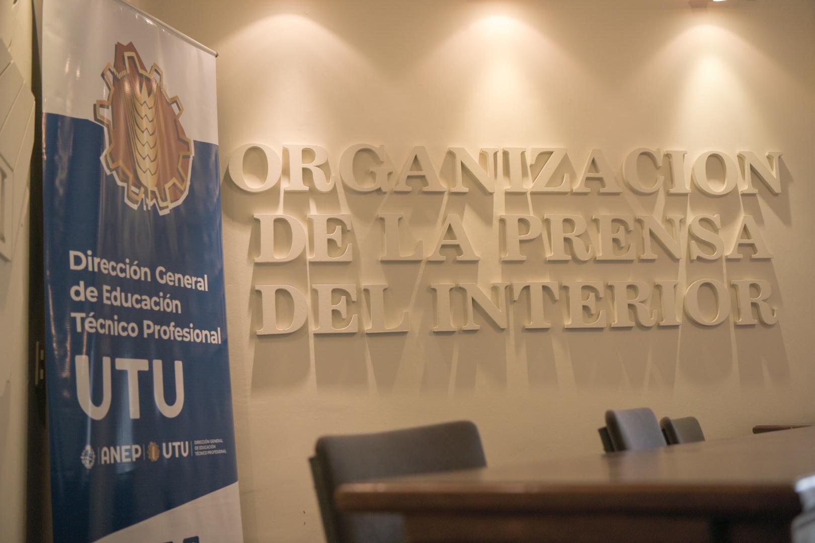 UTU firmó un convenio marco de cooperación con la Organización de la Prensa del Interior 