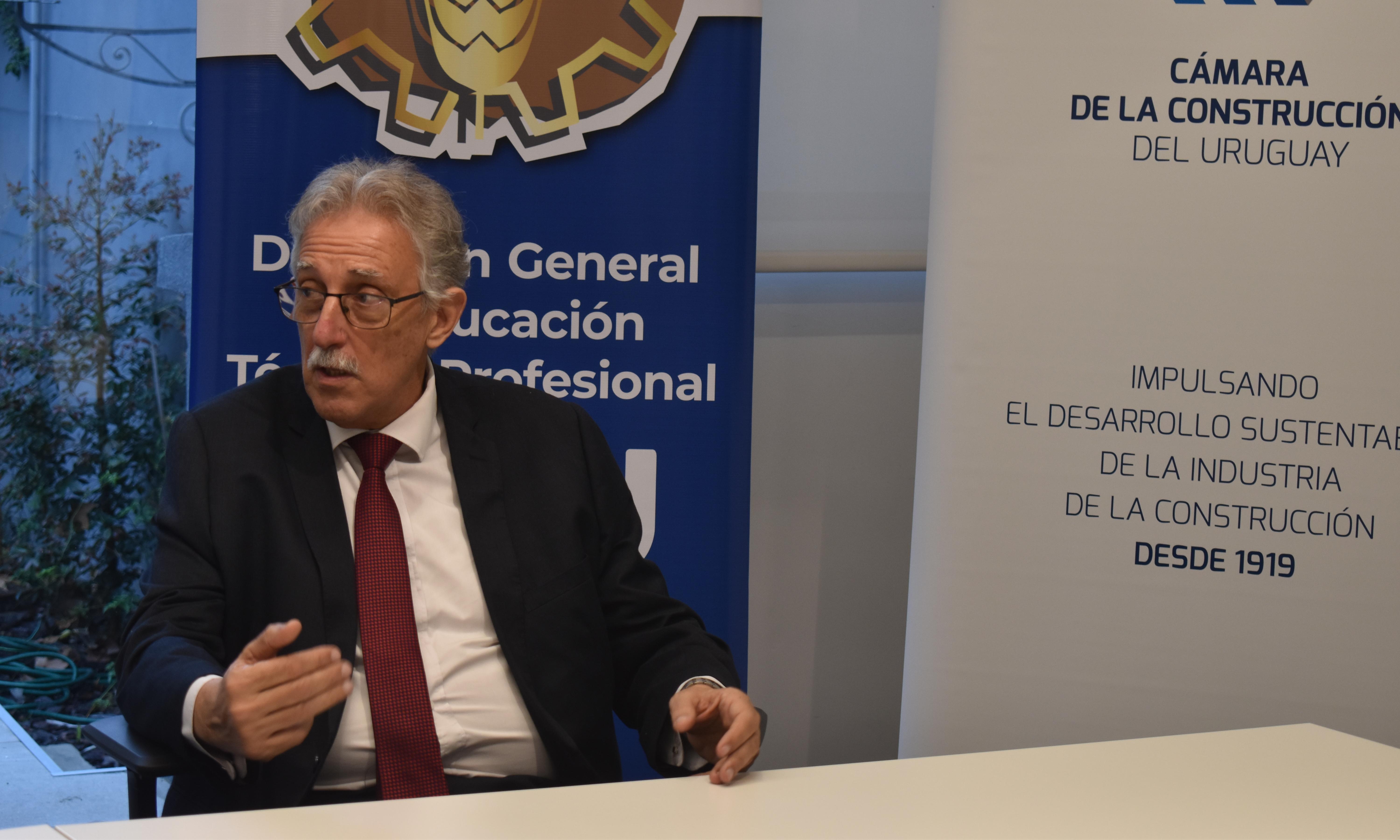 Firma de convenio entre UTU y la Cámara de la Construcción