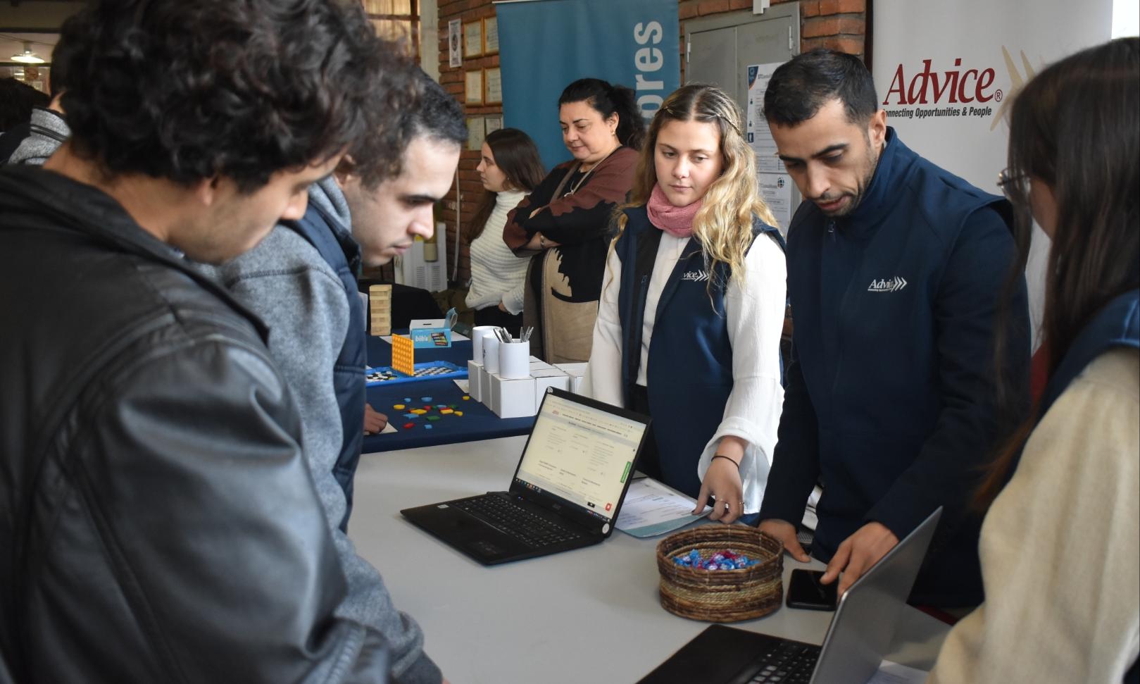 3ra. Feria del Empleo en el ITS "Arias Balparda"  