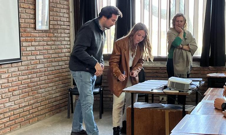 Trece estudiantes de La Carolina 