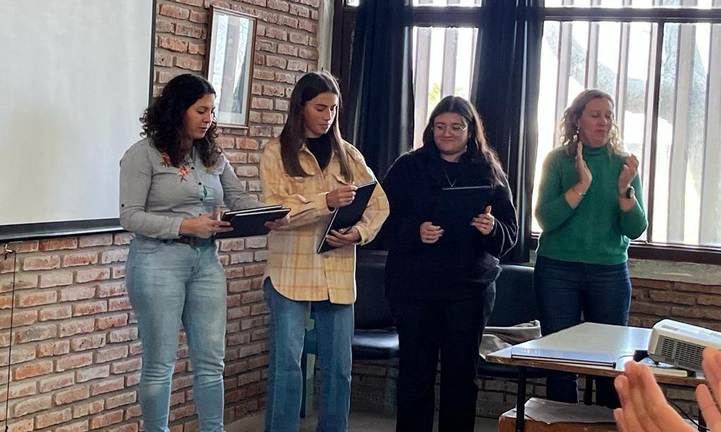 Trece estudiantes de La Carolina 