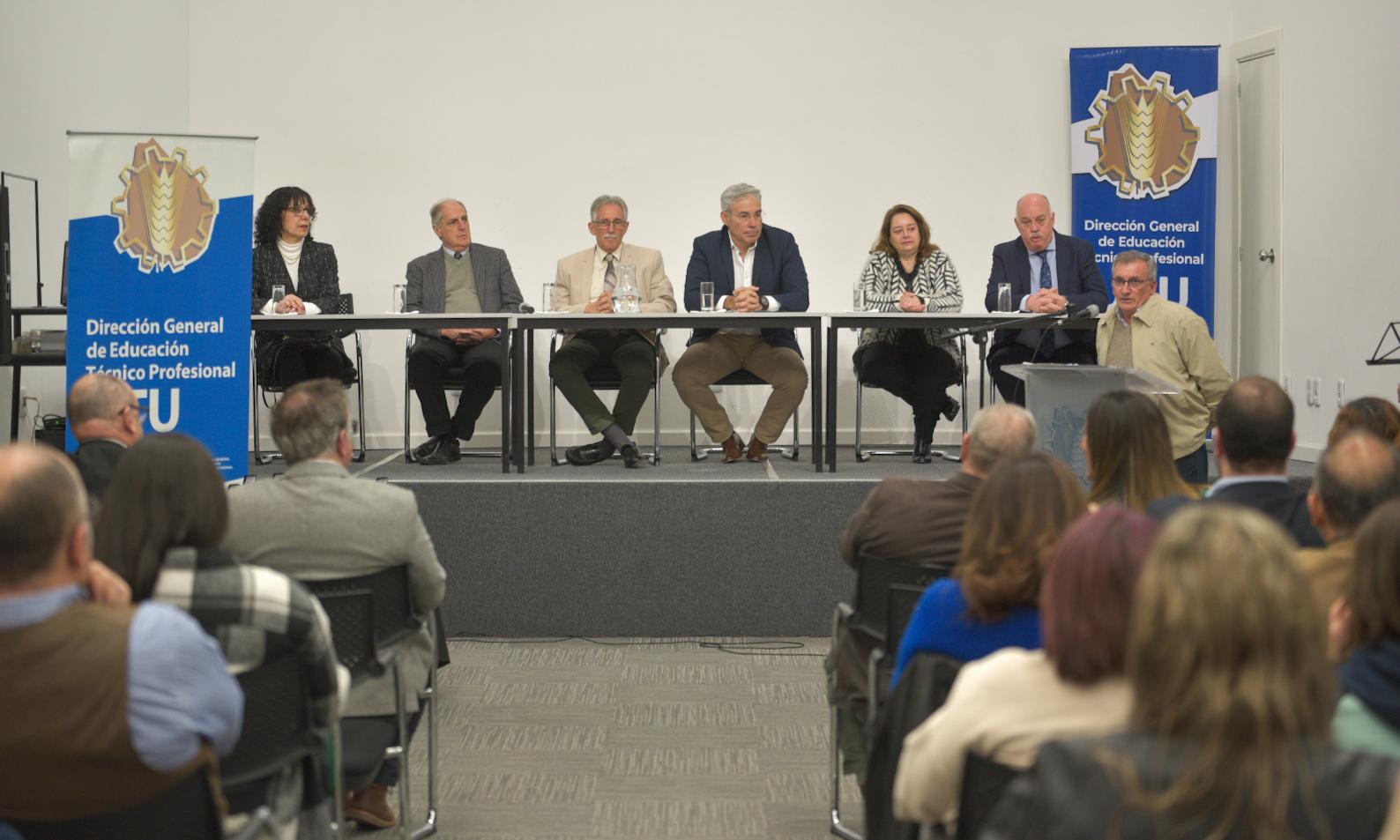 Día del Alumno y Funcionario de UTU