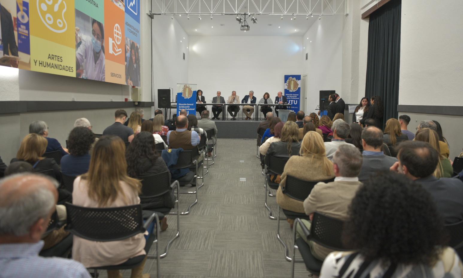 Día del Alumno y Funcionario de UTU