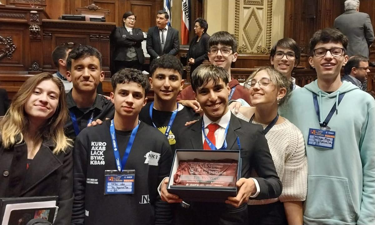 Ganadores del certamen de debate