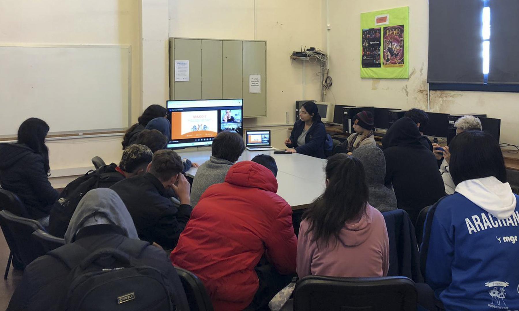 Estudiantes de la Escuela Técnica Superior de Melo exploran la Inteligencia Artificial en una conferencia