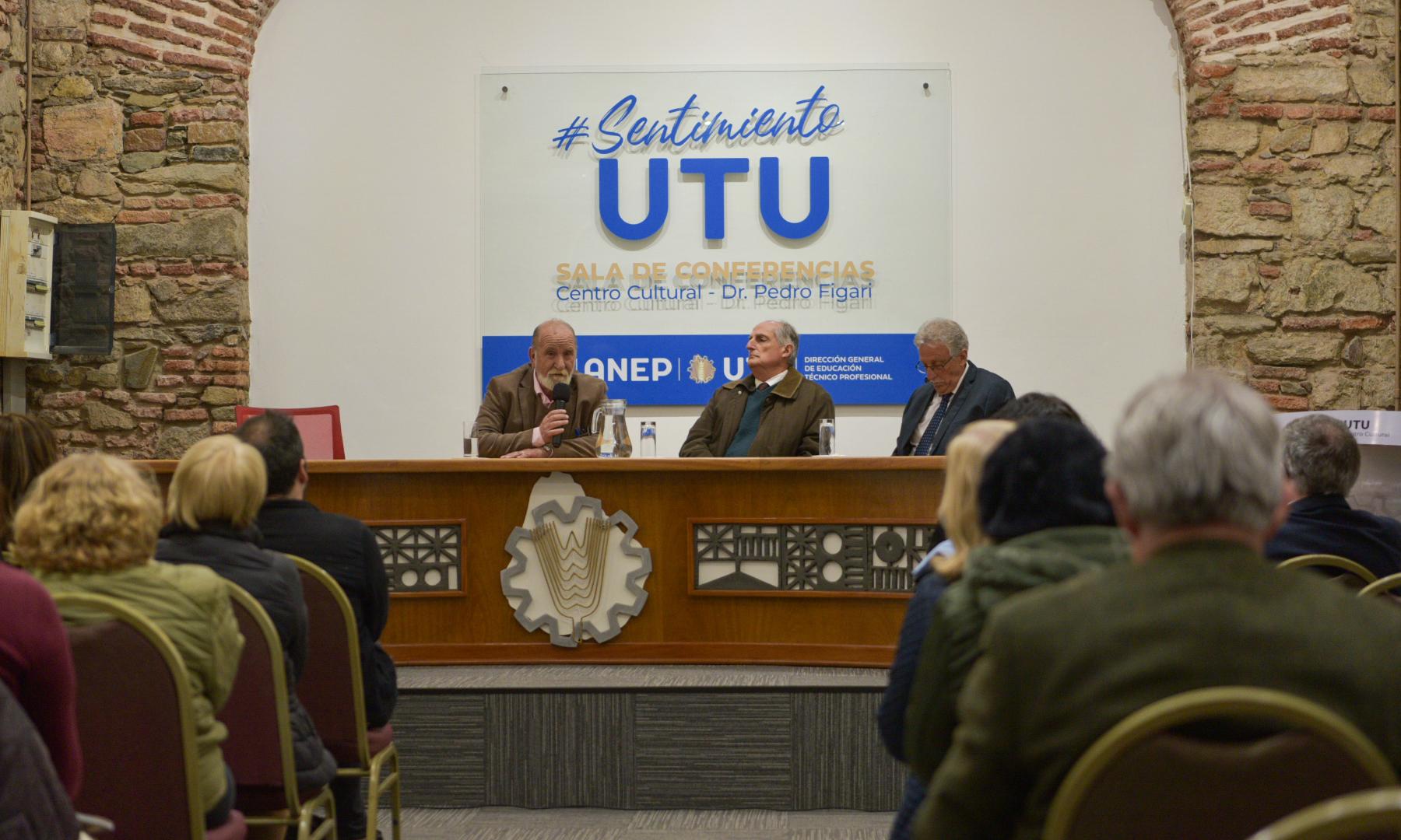 Inauguración muestra Belloni