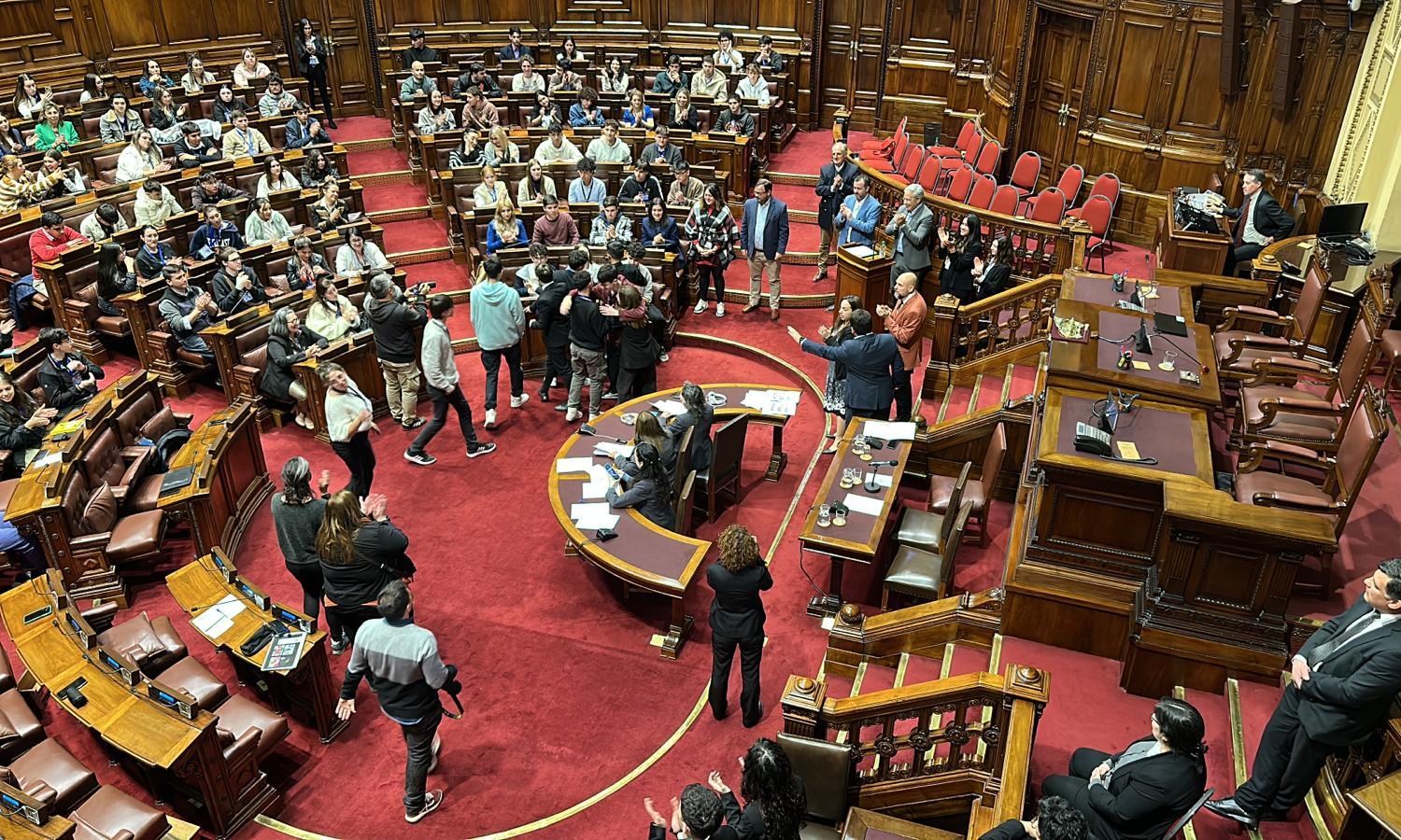 Ganadores del certamen de debate 