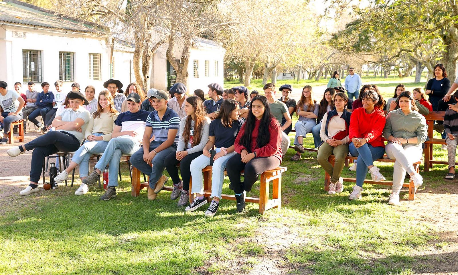La Escuela Agraria Durazno recibió la visita de Lorena Ponce de León 