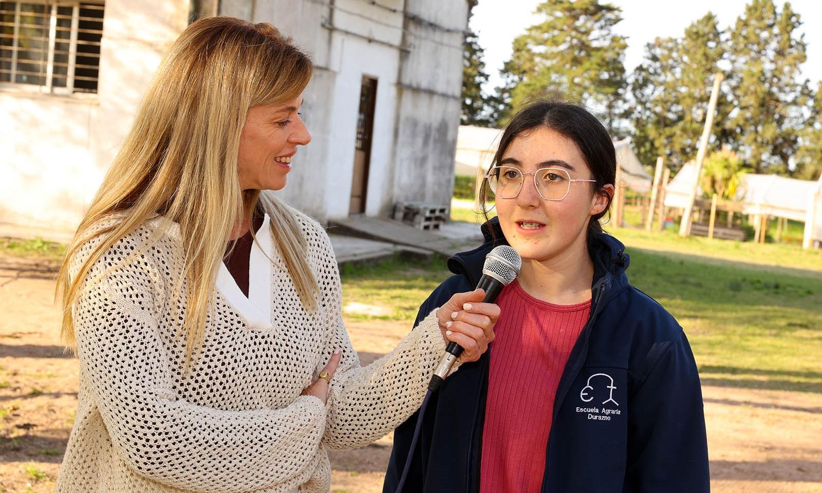 La Escuela Agraria Durazno recibió la visita de Lorena Ponce de León 